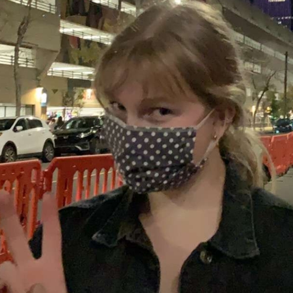 Meet your Posher, Rachel - Picture 1 of 1